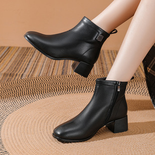 Autumn and Winter Women's Shoes, Genuine Leather Women's Short Boots, Simple and Fashionable Leather Shoes, Velvet Women's Cotton Shoes, Thick Heel Mother's Cotton Shoes 2268