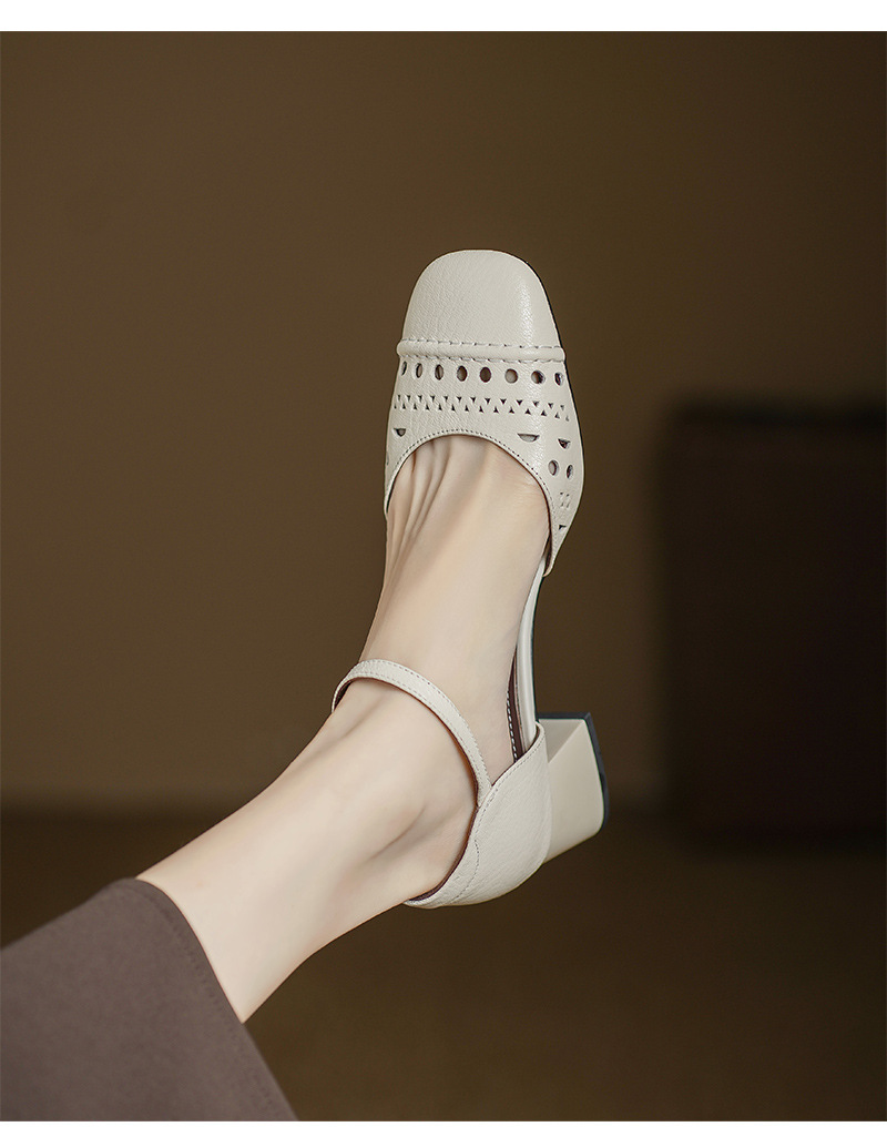 Sandal nữ da dê chạm trổ hoa văn, gót vuông 4,5 cm, mũi vuông hở — đen chi tiết 7