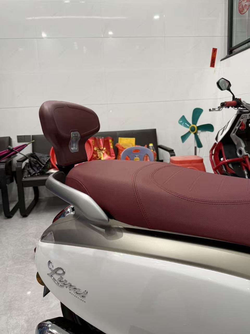 Suitable for Haojue Lumi125 Modified Rear Backrest, Rear Seat Lumbar Support, Passenger Backrest, Humpback Backrest, Cushion