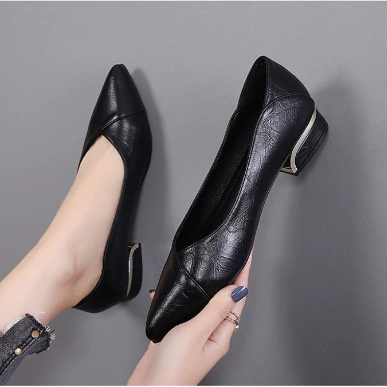 Модные женские туфли на толстом каблуке на плоской подошве, весна-осень 2025, новые удобные рабочие туфли на низком каблуке с острым носком, легко сочетающиеся с женской обувью на плоской подошве.