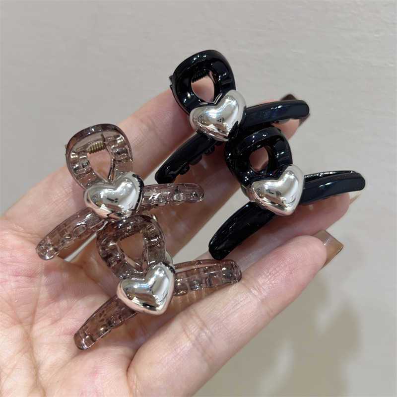 2025 Autumn New Silver Small Heart Black Contrast Color Small Claw Clip Korean Style Sweet Cool Girly Style Bangs Claw Clip
