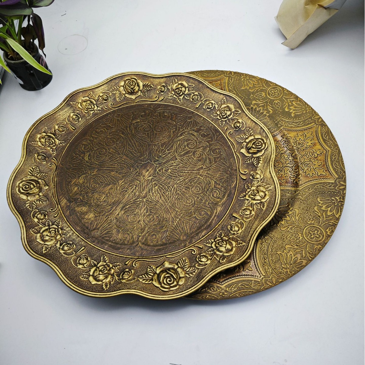 Plato de decoración retro europeo en stock, platos de boda, platos de fiesta, platos de boda domésticos, fábrica de comercio exterior
