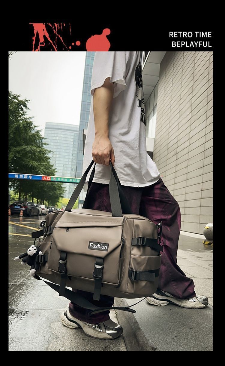 Travel bag with wet/dry separation, large capacity