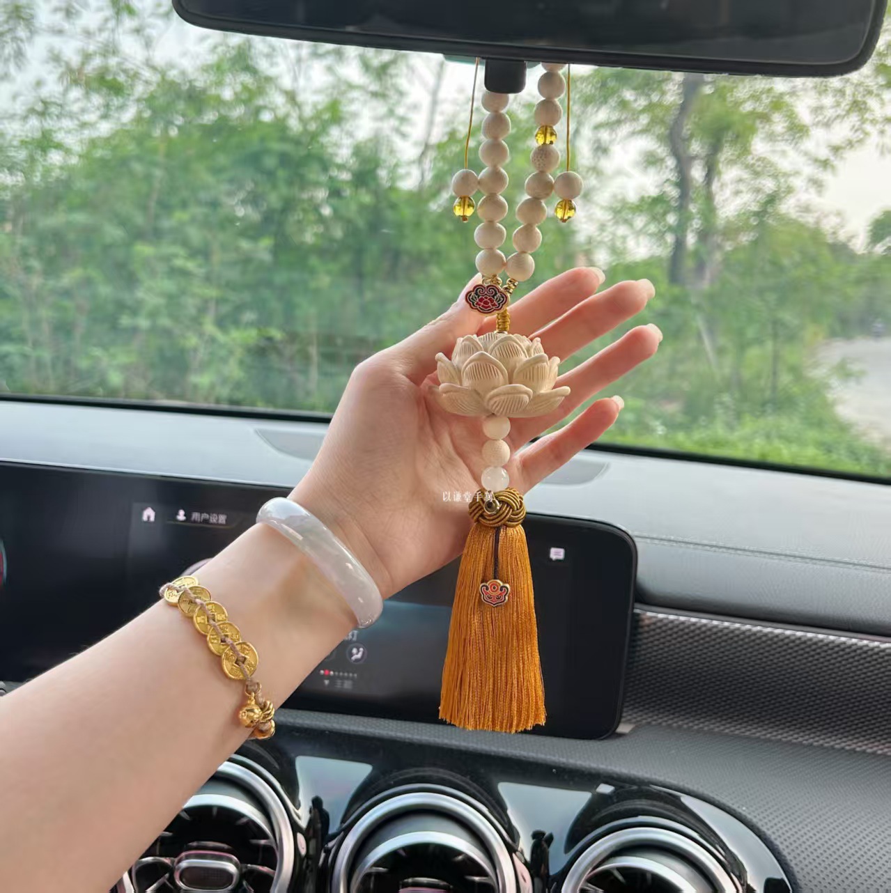 Wholesale Finely Carved Boxwood Lotus High-End Car Hanging Ornaments, Car Decorations for Men and Women, Safe and Protective In-Car Pendants