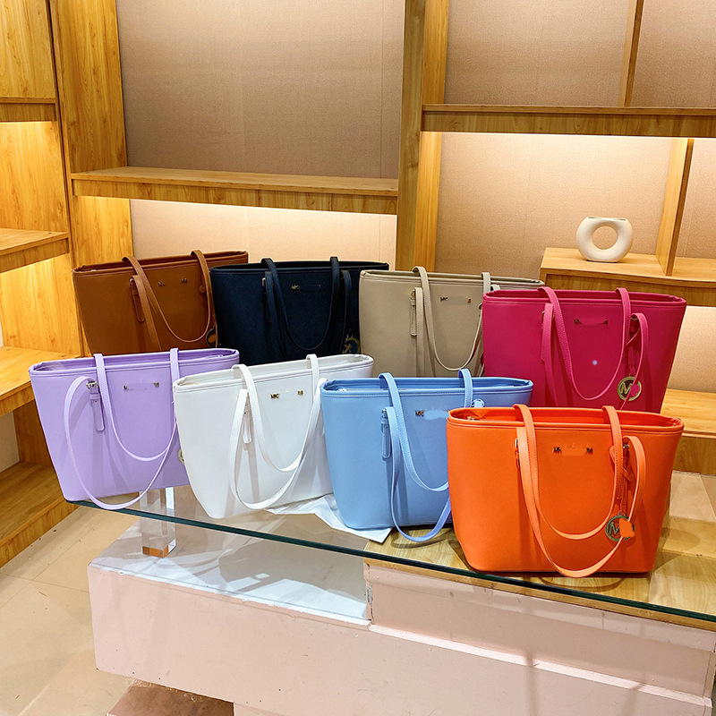 Factory Direct Supply New Single Shoulder Handbag European and American Trendy Large Capacity Women's Bag Retro Tote Bag Crossbody Bag Bags Factory Direct Supply New Single Shoulder Handbag European and American Trendy Large Capacity Women's Bag Retro Tote Bag Crossbody Bag Bags