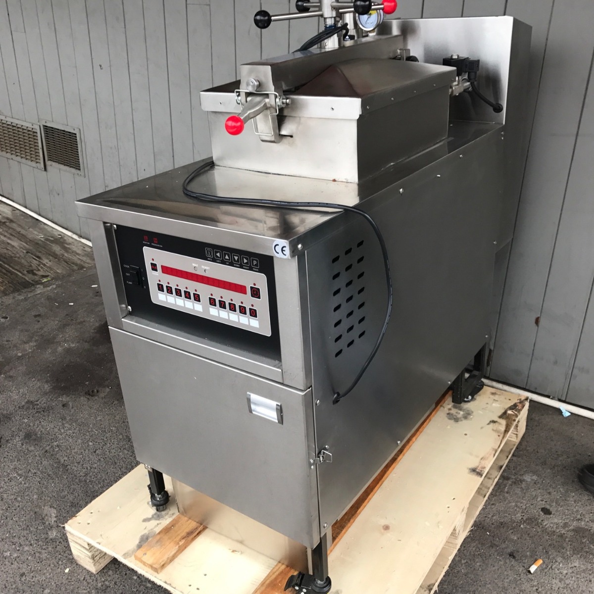 厂家直销电热/燃气炸鸡炉 美式压力炸炉 油炸炉 炸鸡店/餐厅专用