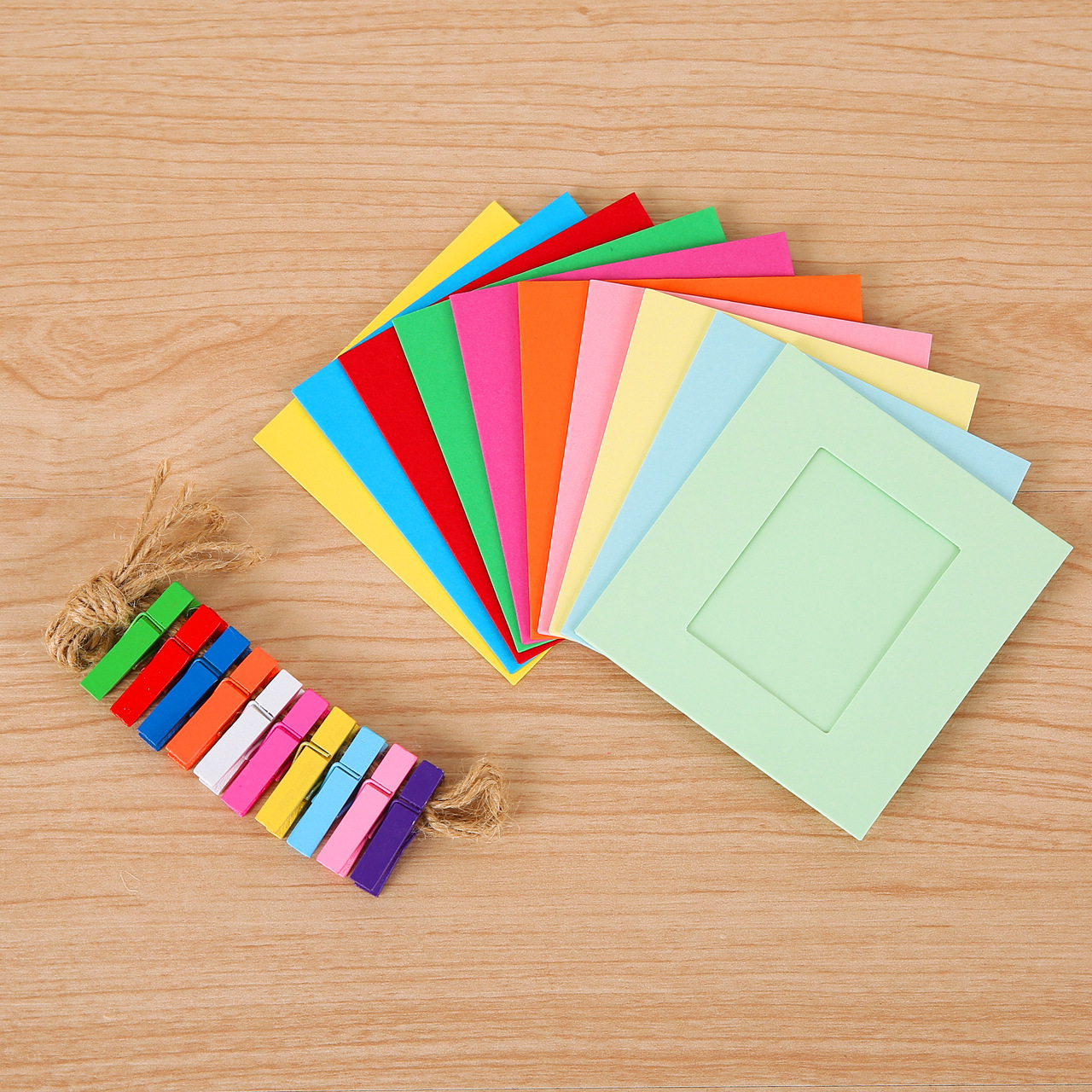 10907371998_1252120493