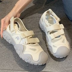 包頭運動サンダル婦人金2025夏の厚い底のマジックは白い靴の学生のレジャーのかかとのないお父さんの靴を貼ります。