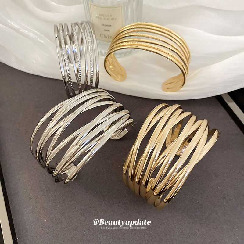 Pulsera abierta de línea transfronteriza de nicho, estilo frío, pulsera de personalidad exagerada, moda, lujo ligero, joyería de alta gama al por mayor