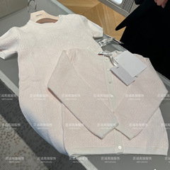 2023 Autumn/Winter New Girls' Herringbone Knit Cardigan for Baby Girls, Gold Thread Luxurious Dress with Round Neck Sweater in Pink