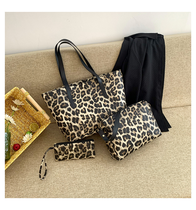 Women's Large Pu Leather Leopard Streetwear Square Zipper Tote Bag display picture 27