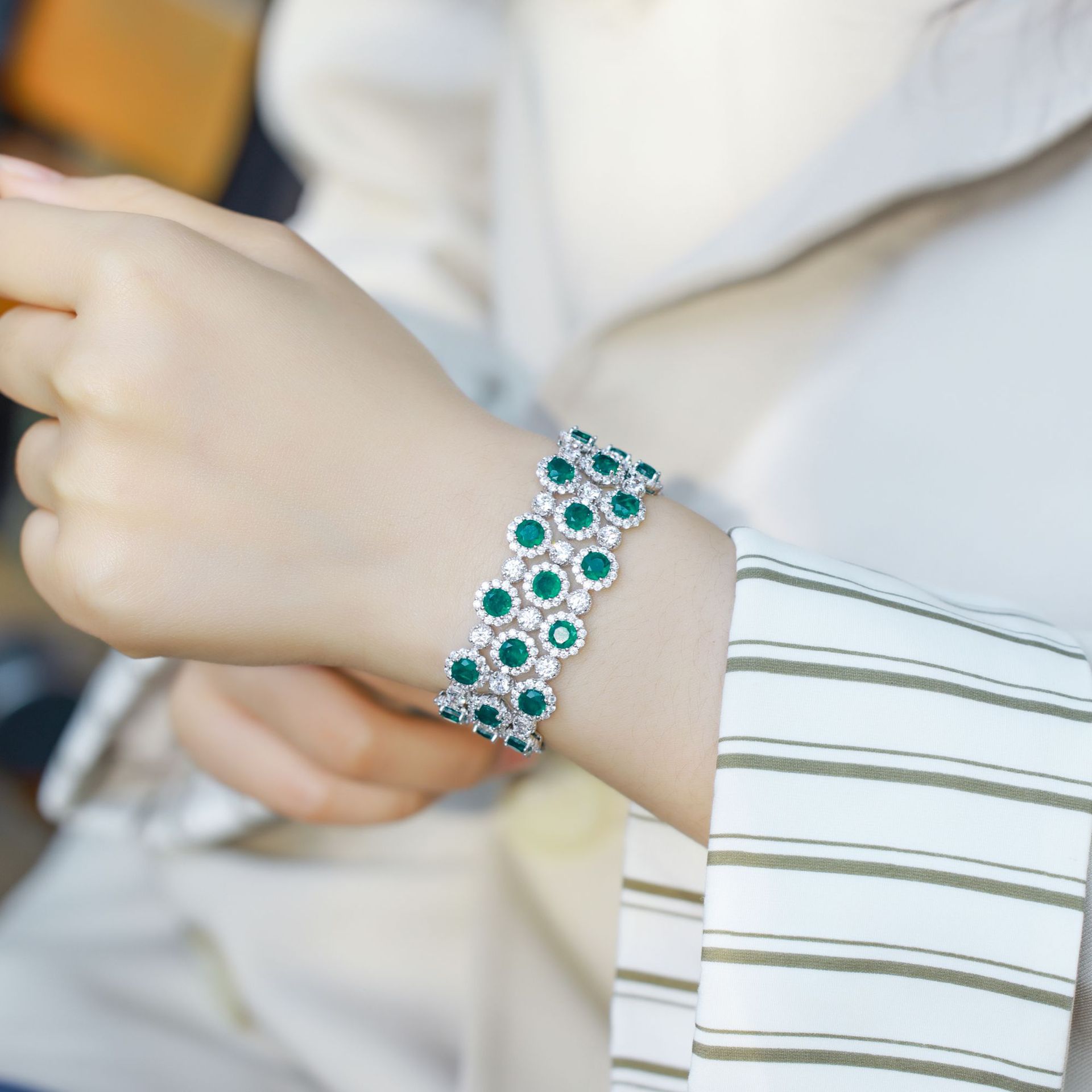 Pulsera de diamantes verde real de lujo ligero transfronterizo para mujer S925 con incrustaciones de plata para cultivar joyas de tesoros de color brillante en el cielo lleno de estrellas