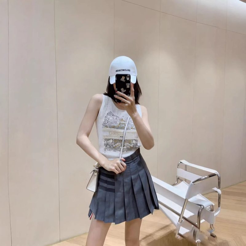 Nanyou High-End Foreign Trade Sweet and Popular New D Brand Five-Pointed Star Rhinestone Embroidered Letter Vest Knitwear for Women Nanyou High-End Foreign Trade Sweet and Popular New D Brand Five-Pointed Star Rhinestone Embroidered Letter Vest Knitwear for Women