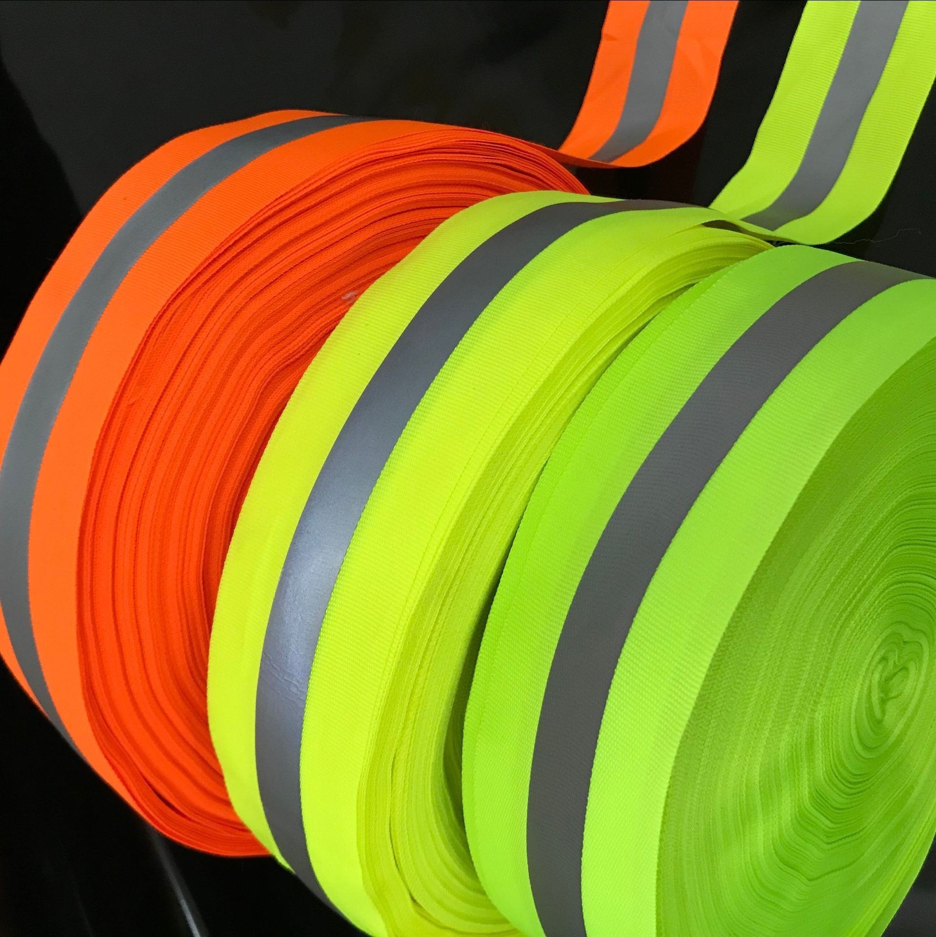Cinta reflectante con color fluorescente de alta luminosidad, cinta de advertencia nocturna con tiras reflectantes en el centro, accesorios reflectantes para chalecos para sitios de construcción.