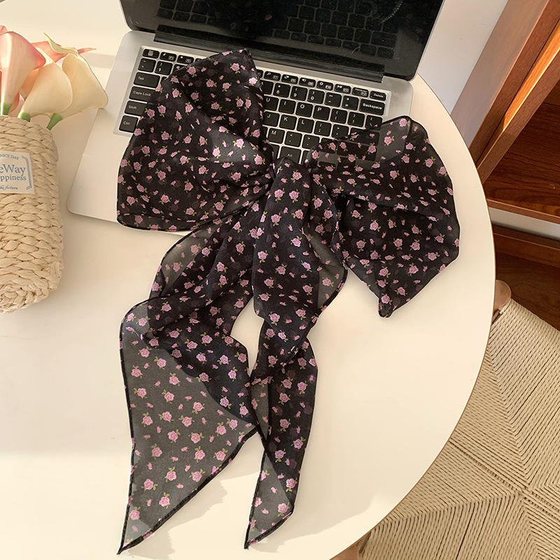 Flores rosas y moradas