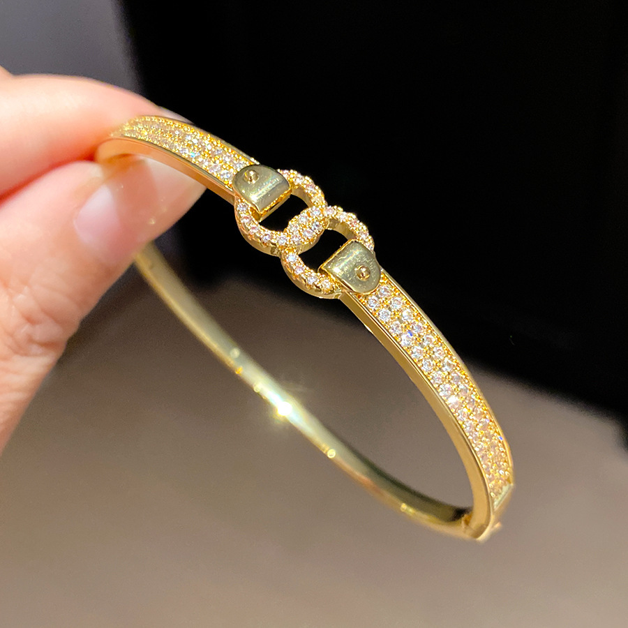 Pulsera 29 - Círculo cruzado de zircon (chapado en oro real)