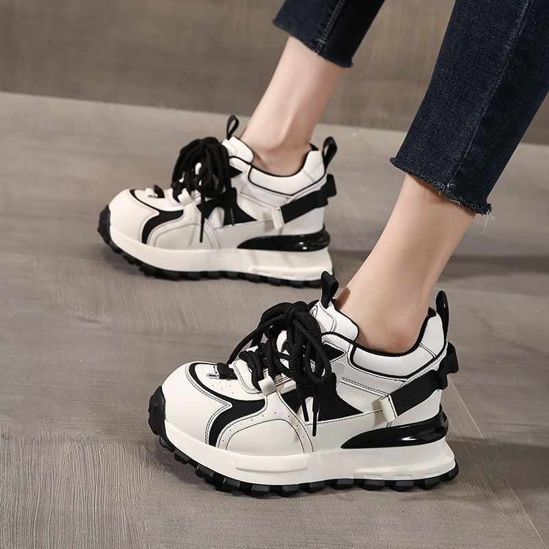 Giày sneaker nữ đế dày tăng chiều cao phong cách dad sneaker — màu trắng