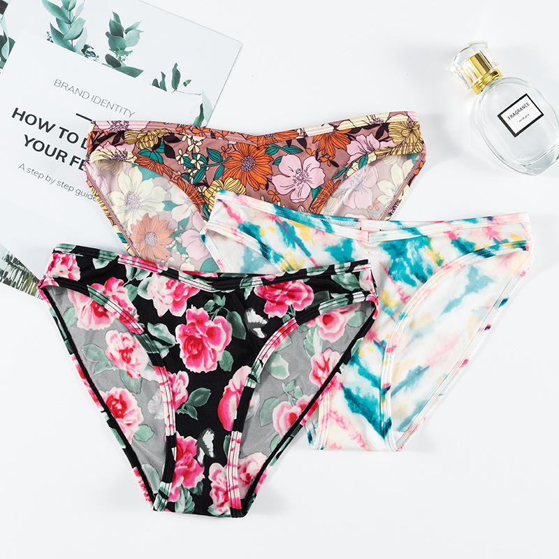 New Seamless Printed Ice Silk Underwear Women's Low Waist Sexy Briefs Women's Sports Yoga Refreshing Breathable Swimming Trunks for Women New Seamless Printed Ice Silk Underwear Women's Low Waist Sexy Briefs Women's Sports Yoga Refreshing Breathable Swimming Trunks for Women