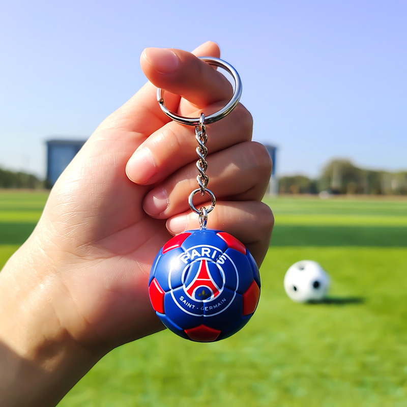 Mini pequeño colgante de fútbol llavero colgante Real Madrid Copa del Mundo regalo de cumpleaños para fanáticos varones