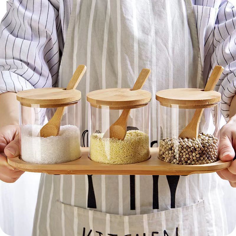 Cocina almacenamiento condimento frasco de vidrio con cubierta de bambú con cucharada de sal, azúcar, MSG almacenamiento condimento frasco de vidrio sellado frasco
