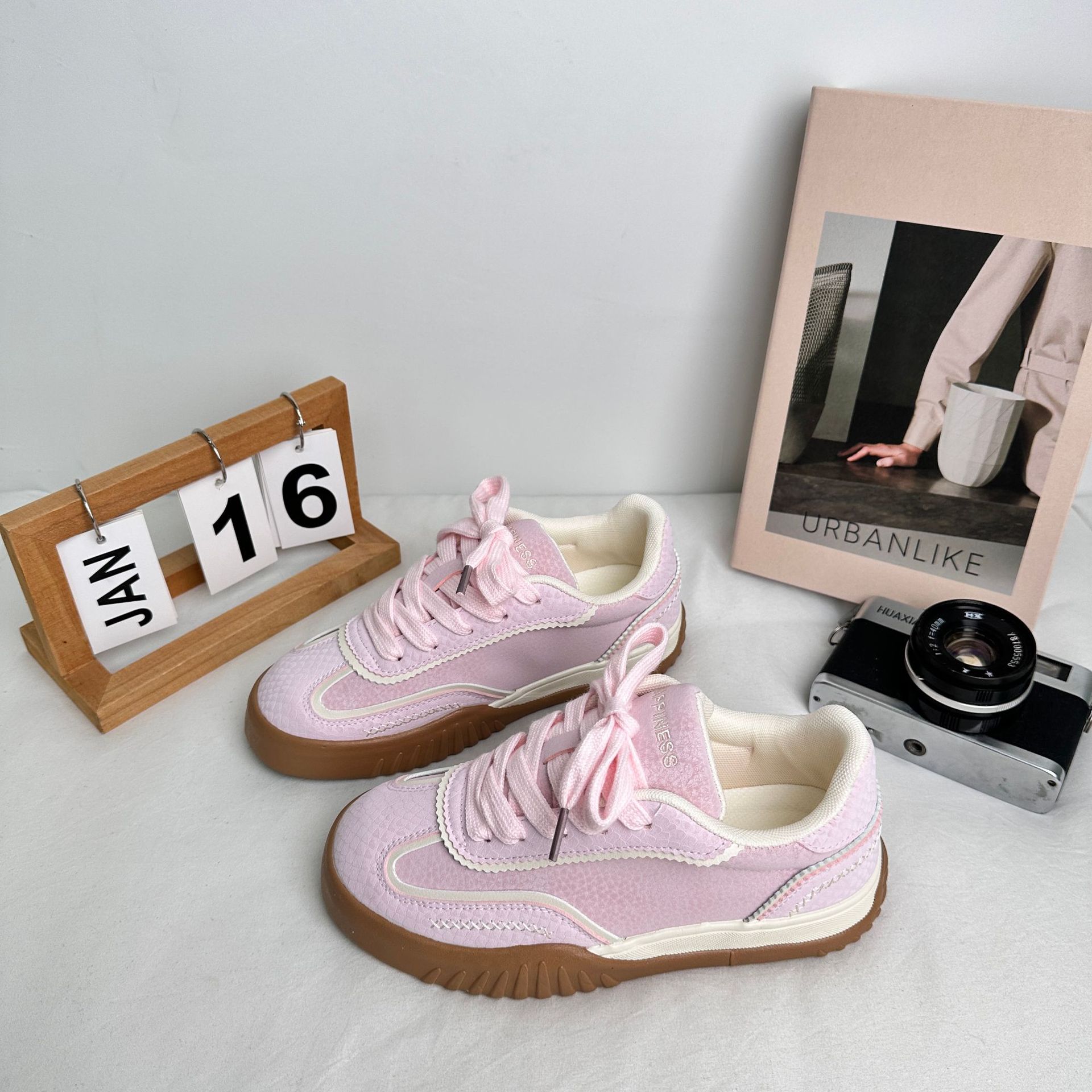 Yuanbo 2025 primavera nuevo estilo zapatos de lona para estudiantes de corte bajo zapatos de lona deportivos casuales para mujer zapatos de cuero para mujer