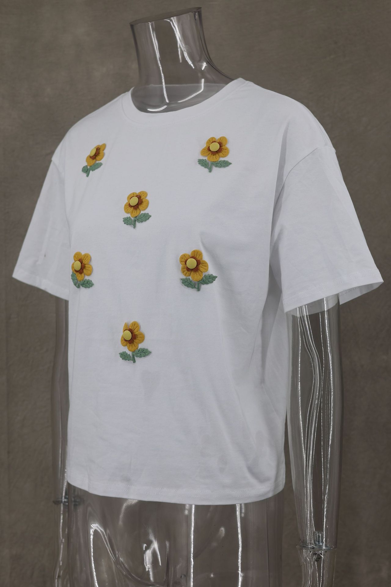 140g Weight Short Sleeve Sleeve Length Pullovers Placket Type Regular Sleeve Sleeve Type Polyester Fabric Type Regular Top Length T-shirt Tops Type Daily Occasion Round Neck Neckline Loose Fit Type Flower Pattern Summer Season Women's Gender Casual Style Wholesale Women's Casual Flower Short Sleeve T-Shirts 1