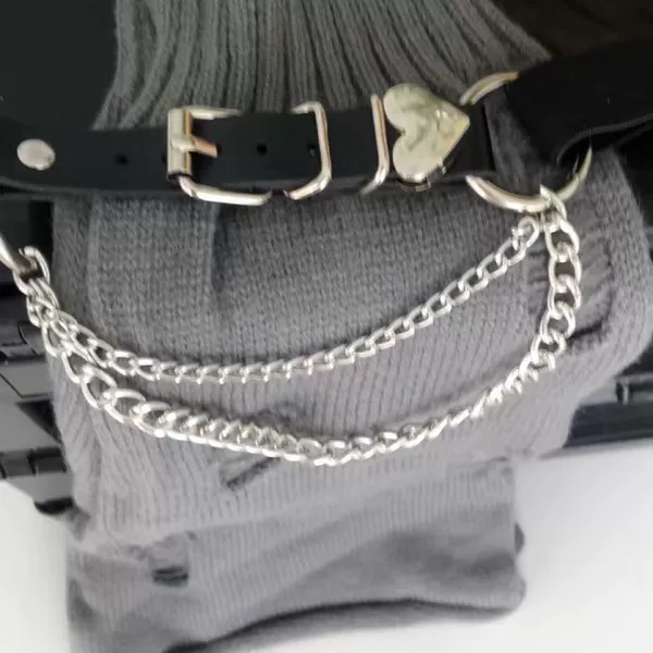 Gray hole horn + black chain leather buckle