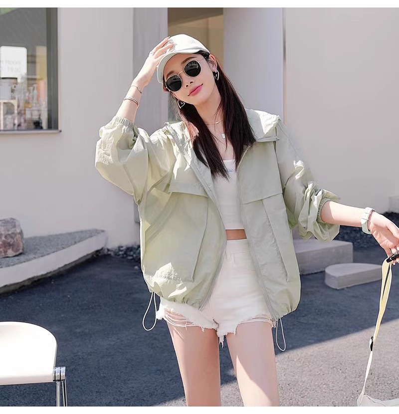 Áo chống nắng nữ dáng rộng có mũ, chất liệu mỏng nhẹ thoáng khí — Màu xanh lục nhạt chi tiết 21