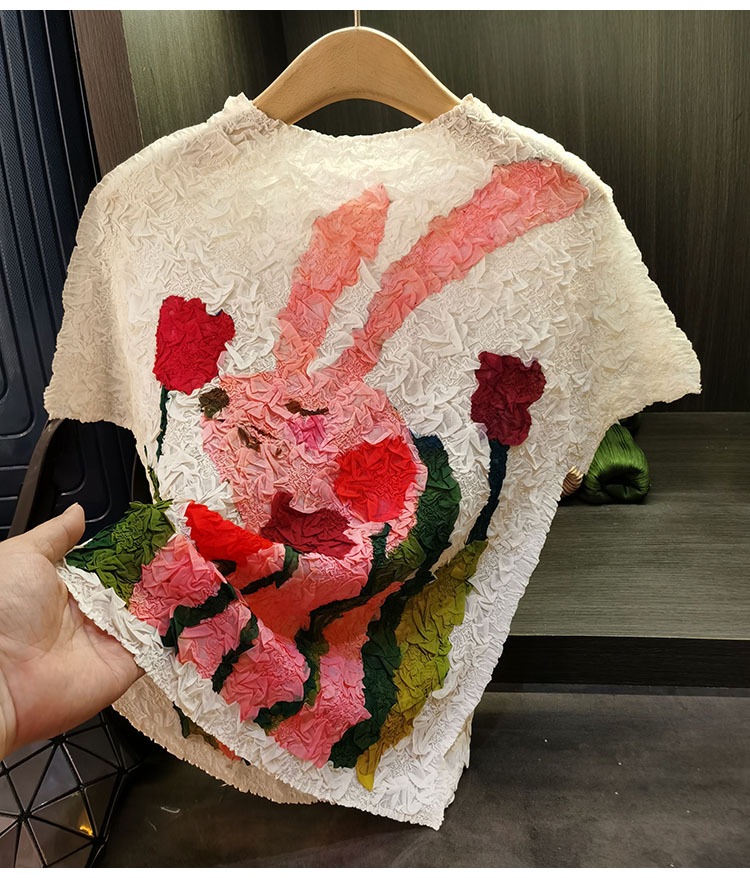 Áo thun nữ cổ tròn xếp ly in hình thỏ may mắn, tay ngắn thon gọn — Màu đen, Màu hồng, Màu trắng be chi tiết 8