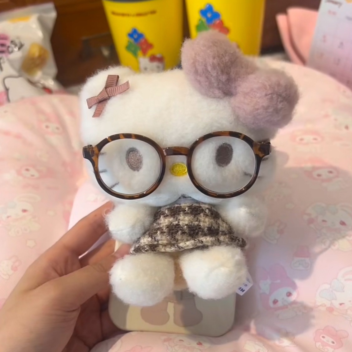 체크 무늬 스커트 키티 레오파드 프린트 안경