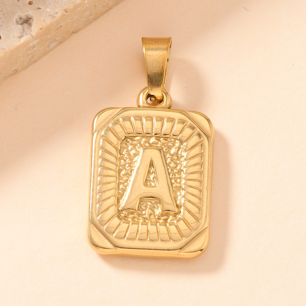 Colgante único europeo y americano estilo explosivo colgante de acero inoxidable fundición marca cuadrada 26 letras inglesas collar colgante accesorios de bricolaje