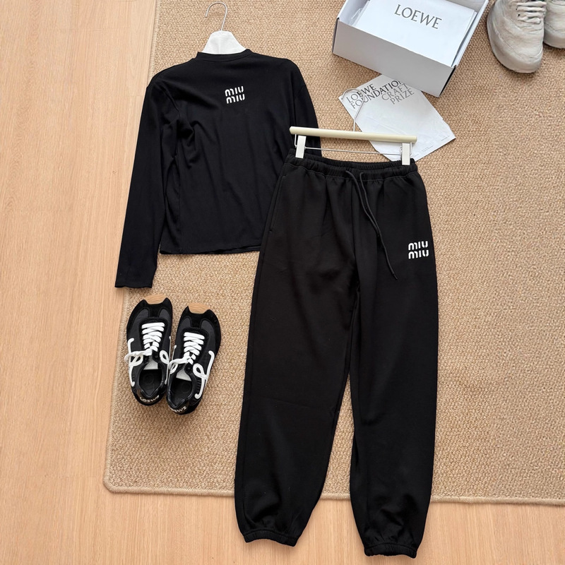 Mm25 Autumn and Winter New High Elastic Thread Small Stand Collar Printed Long-Sleeved Bottoming Shirt Printed Sweatpants Suit Mm25 Autumn and Winter New High Elastic Thread Small Stand Collar Printed Long-Sleeved Bottoming Shirt Printed Sweatpants Suit