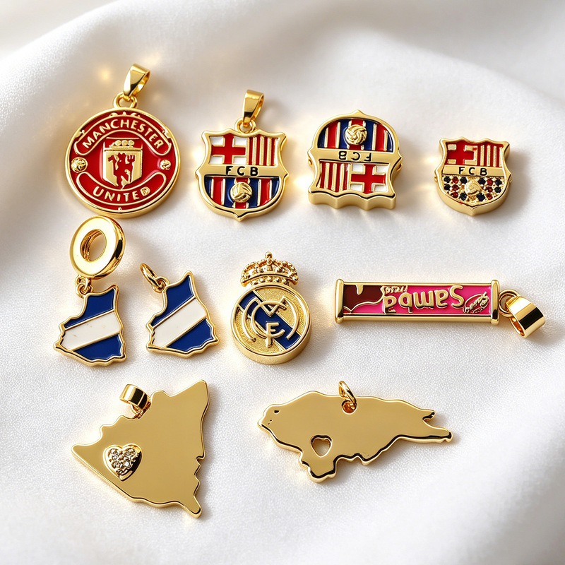 Team Logo Pendant Copper Gold-Plated Enamel Craft Real Madrid Barcelona Manchester United Team Emblem Pendant Jewelry DIY Accessories Team Logo Pendant Copper Gold-Plated Enamel Craft Real Madrid Barcelona Manchester United Team Emblem Pendant Jewelry DIY Accessories