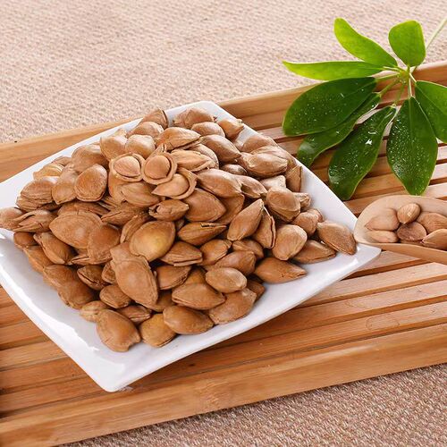 Wholesale ripe open-mouthed milky apricot kernels 500g hand-peeled new year's nuts snacks baked new small ginkgo kernels