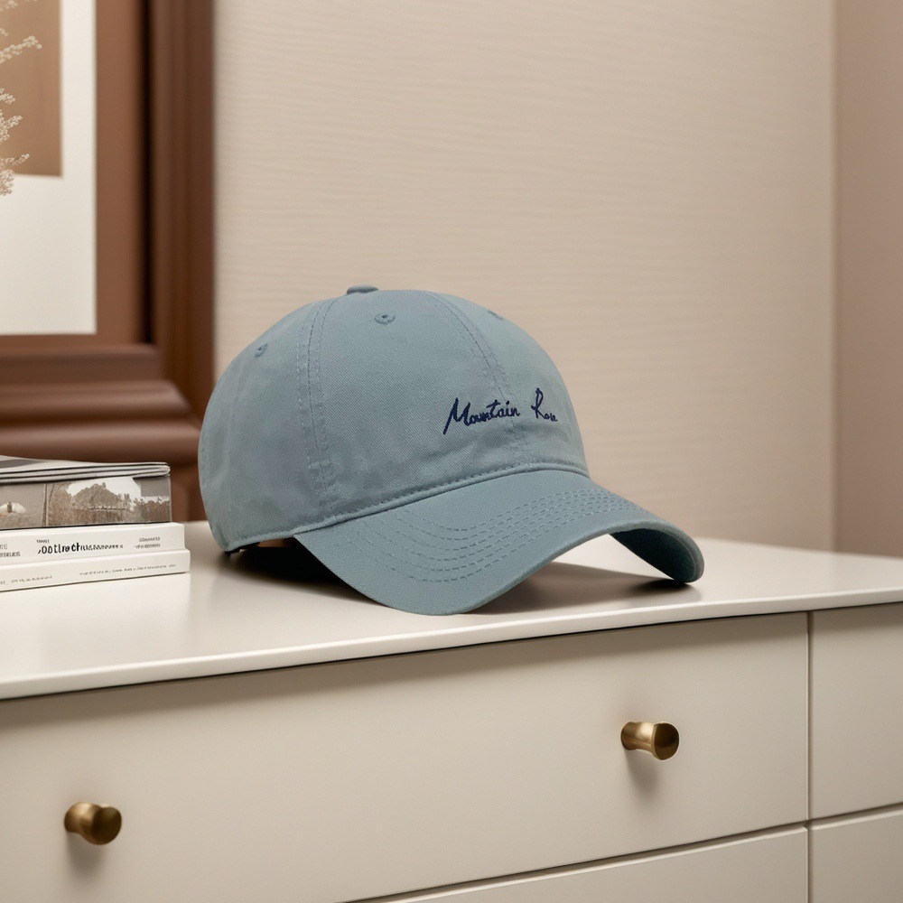 Sombrero de béisbol de estilo japonés original minimalista para hombres y mujeres ociosos con una cabeza grande para mostrar la cara con una gorra de lengua de pato protectora contra el sol.