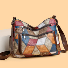2024新款女士中年妈妈包拼接大容量单肩包简约复古斜挎包软皮背包