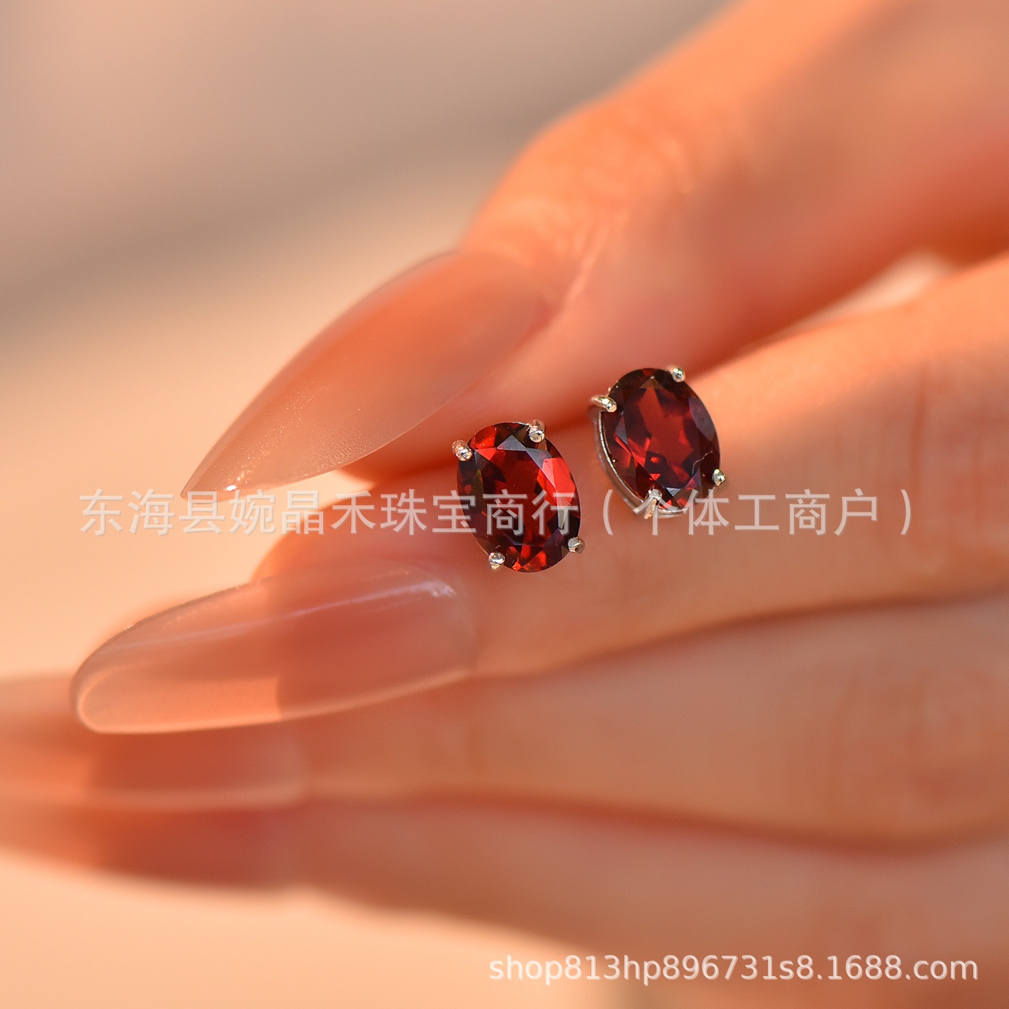 Natural garnet earrings for women, S925 silver setting, 6×8mm, direct supply from the source, niche, simple, versatile, elegant and stylish