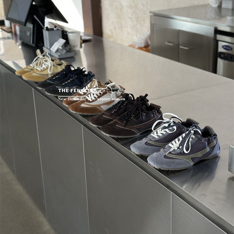 Very Easy to Match ~ 2025 New Genuine Leather Retro Moral Training Shoes for Women, Flat Casual Sports Sneakers, Versatile Forrest Gump Shoes