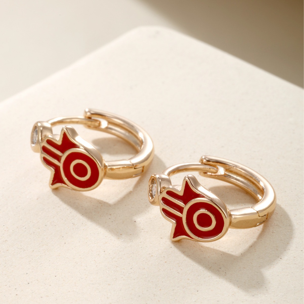 Xuping joyería aleación galvanizada goteo de aceite palma mal de ojo pendientes de orejas ligero de lujo de alto nivel nicho orejas para mujeres