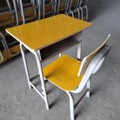 单人靠背学生培班学校教室课桌直销广东固定式课桌椅