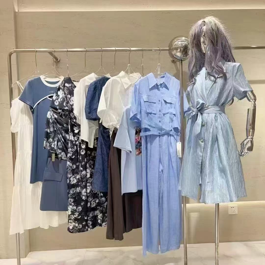 撤柜女装例格25夏潮流彩装毛衣衬衫气质套装连衣裙品牌女装批发