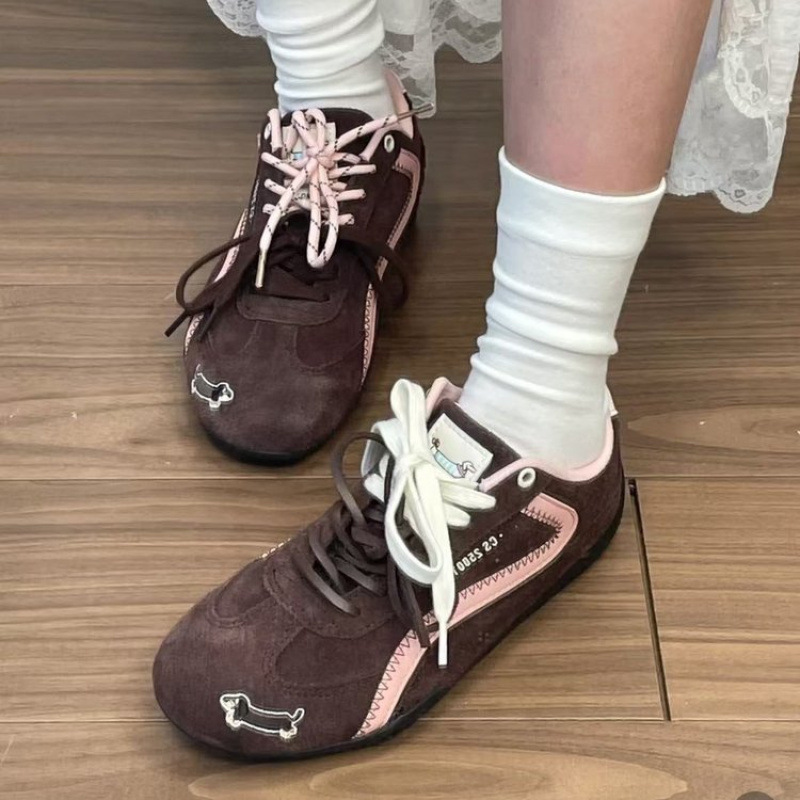 Zapatos de carreras de perro salchicha marrón para mujeres 2026 nuevos zapatos de entrenamiento alemán ligeros transfronterizos transpirables