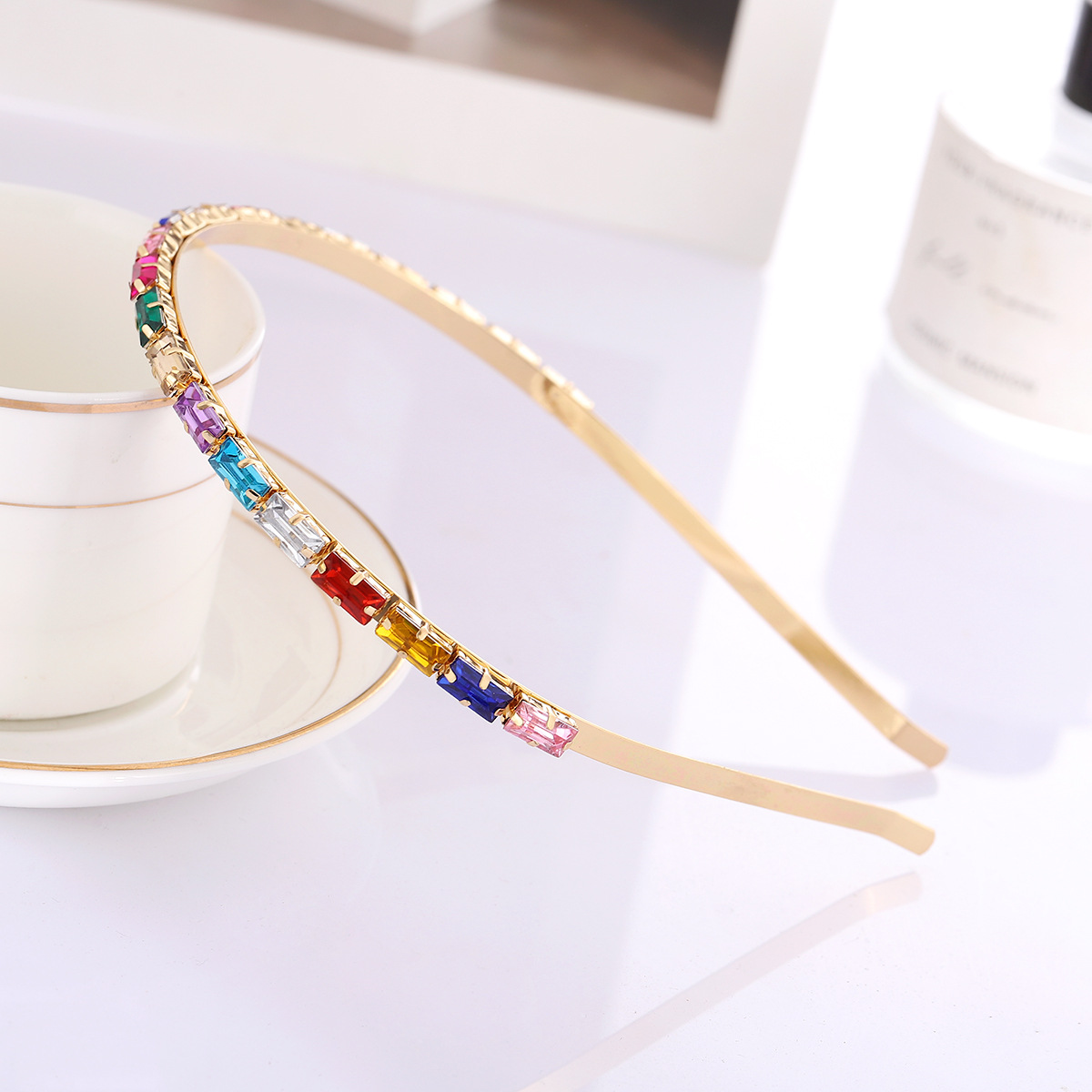 Europeo y americano simple dulce rhinestone diadema elegante horquilla fina diadema pelo presionando tocado Internet celebridad verano diamante incrustado accesorios para el cabello