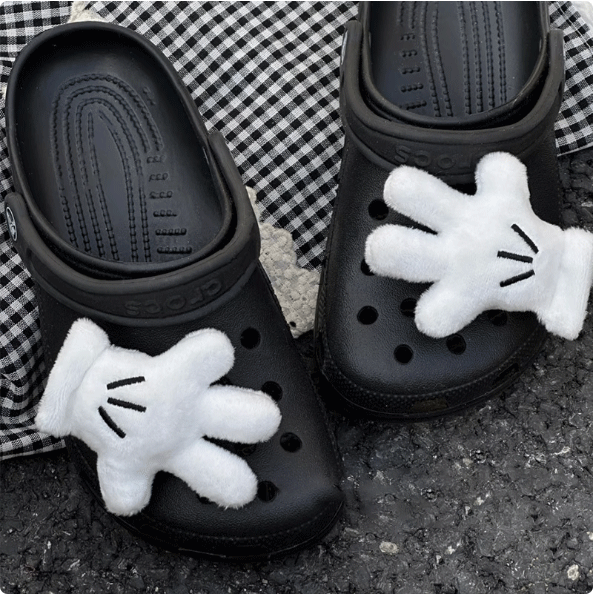 Cute Mickey cubre la cara, guantes pequeños, zapatos con agujeros, trajes de flores, zapatos con agujeros, accesorios decorativos, hebillas de zapatos, accesorios