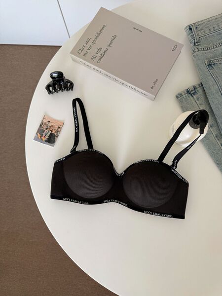 Japanese-style One-piece Letter Shumi Strapless Underwear Women's Traceless Steel Ring-free Small Chest Push-up Large Chest Bra