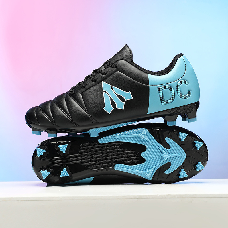 Nuevos zapatos de fútbol transfronterizos de la Copa del Mundo AG de clavos largos de entrenamiento de entrenamiento de estudiantes de competencia baja para hombres TF zapatos de fútbol deportivos de clavos