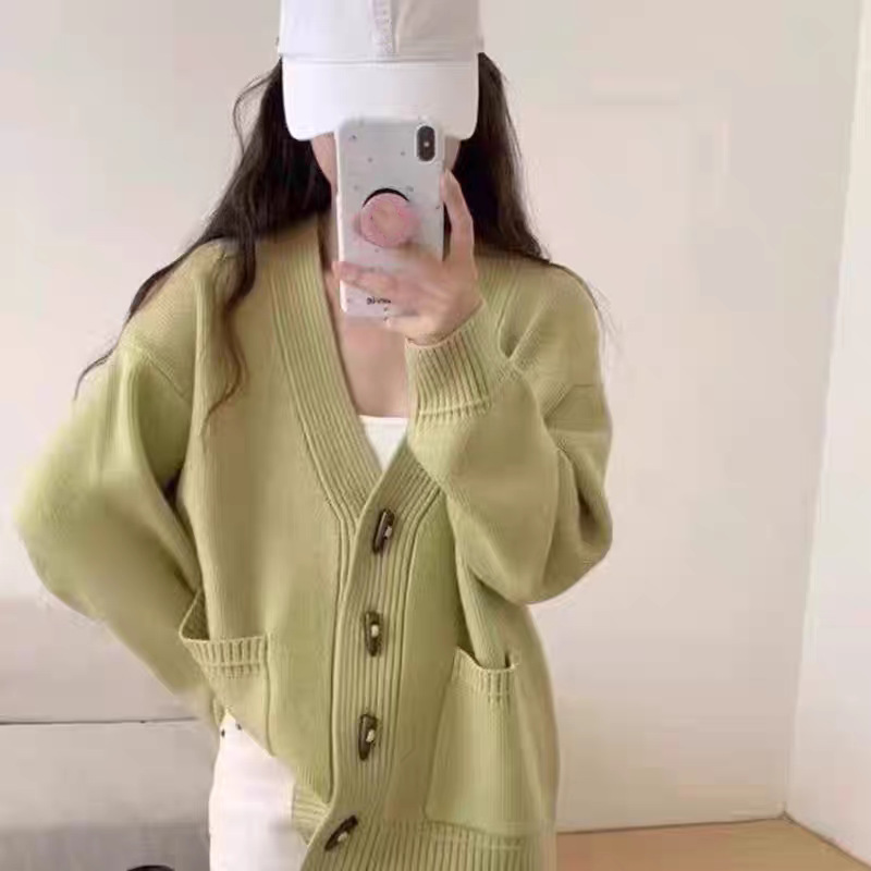 2025 秋冬新スタイルホーンボタンニットカーディガン女性の韓国スタイルルーズシンプルカジュアル怠惰なスタイルのセータージャケット|undefined