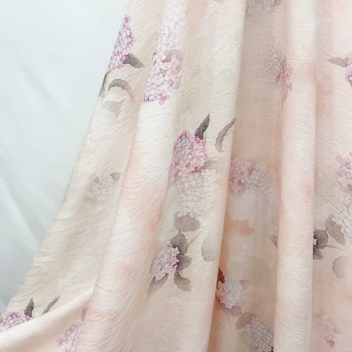 绣球花玉茗皱印花布料新中式旗袍汉服面料苎麻人棉印花现货