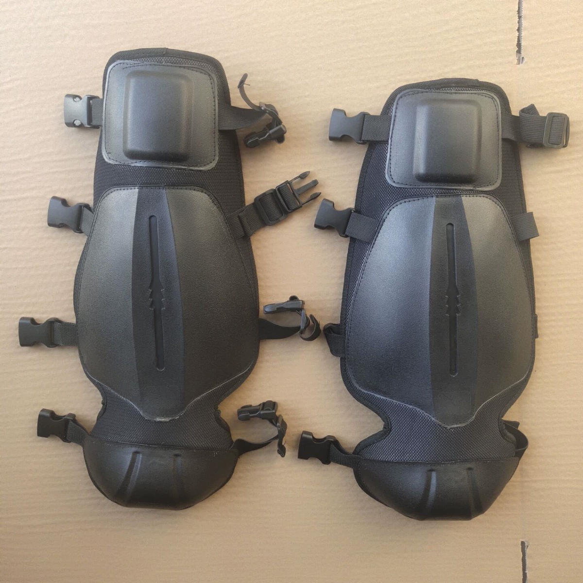 Завод прямых продаж внешней торговли коленная чашечка косилка кусторез цепная пила ноги протектор сад коленная чашечка защитный мотоцикл коленная чашечка