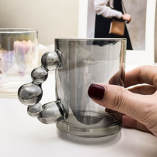 ���sС������������ͬ���Ǻ��J�ֱ��R�˱����ȱ����ɫ��Ů���ݱ�